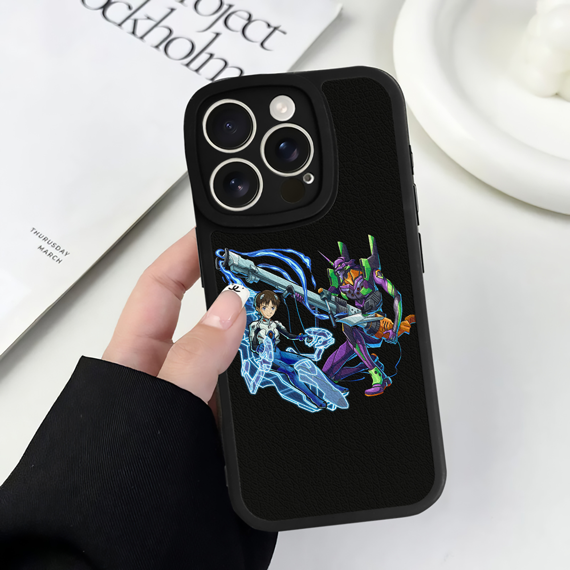 （画像用） EVA 新世紀エヴァンゲリオン 【iPhone 16シリーズ対応】シリコンスマホケース（レザー調） 材質：シリコン